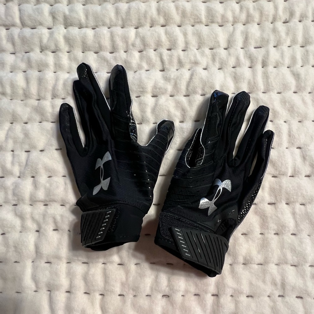 Flag football gloves